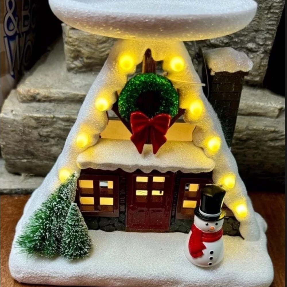 Bath and Body Works Light Up A-Frame House Christmas Cabin 3 Wick Candle Holder